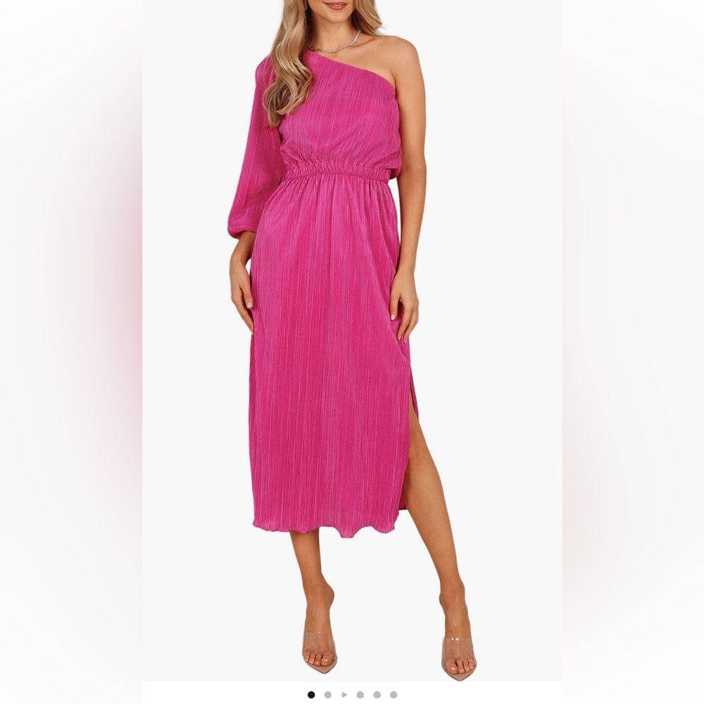 Petal & Pup Pontee Plissé One-Shoulder Midi Dress in Orchid